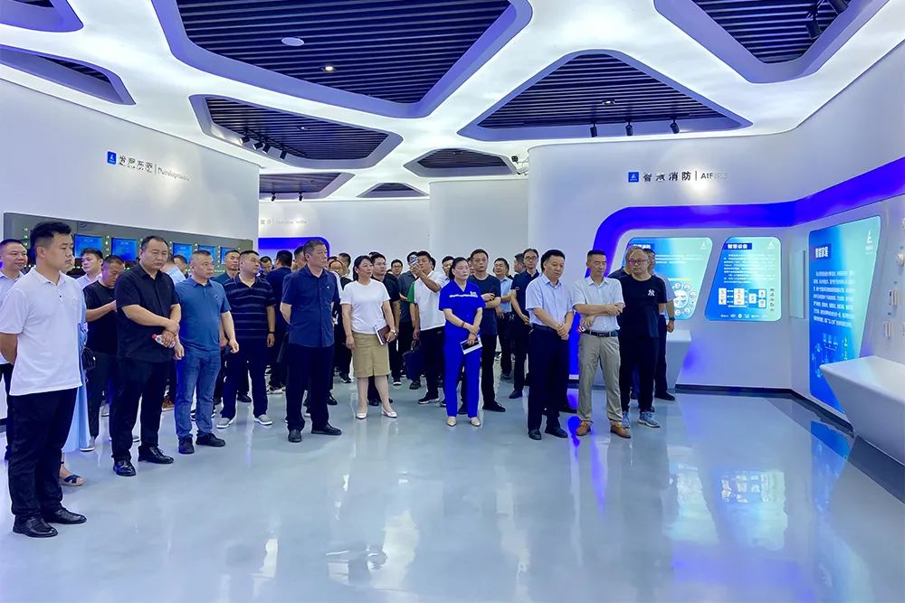 许昌市“万人助万企”智能仪器仪表行业产销对接会走进许昌驰诚 许昌市“万人助万企”智能仪器仪表行业产销对接会走进许昌驰诚