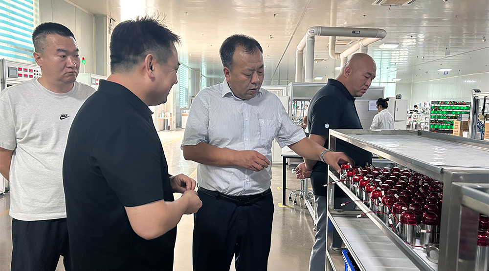 乌海市海南区副区长陈海啸等领导一行莅临驰诚电气考察指导 乌海市海南区副区长陈海啸等领导一行莅临驰诚电气考察指导